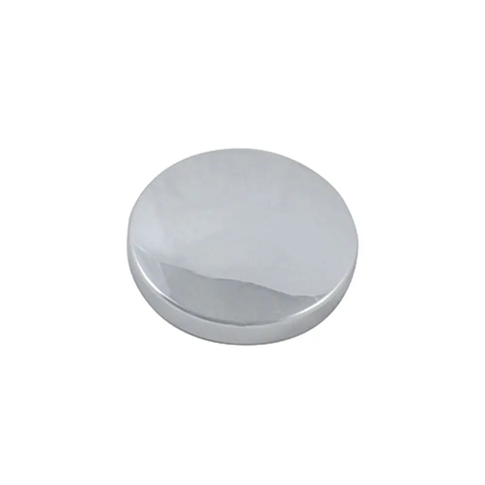 Runde, glatte Kappe in glänzendem Metallfinish, passend für Produkte der Marke Kludi. Eignet sich als Ersatzteil für Armaturen.